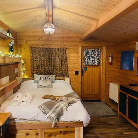 Fancy Fireflies Cabin Hayward Exterior photo