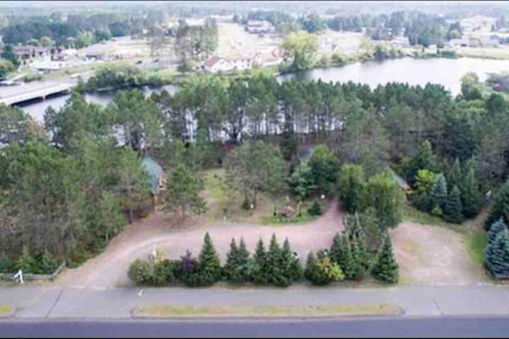 Fancy Fireflies Cabin Hayward Exterior photo