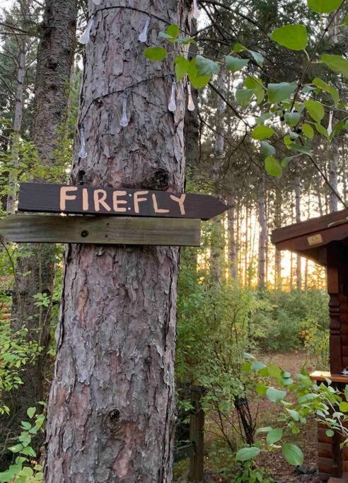 Fancy Fireflies Cabin Hayward Exterior photo